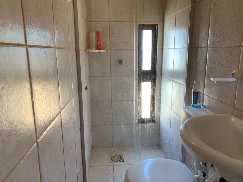 לאורו דה פרייטס Casa De Temporada 4 Quartos Sendo 2 Suites Em Vilas Do Atlantico - 200 M Da Praia E 6 Km Da Capital מראה חיצוני תמונה